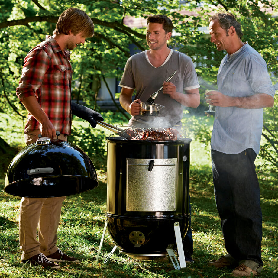 57cm-smokey-mountain-cooker-Lifestyle