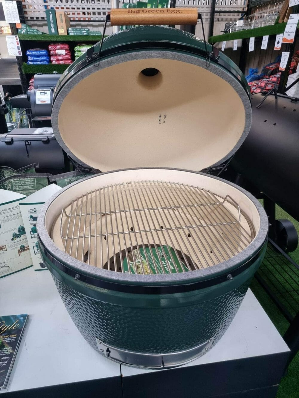 Big Green Egg - 2XL - Integrated Nest Bundle - FLOOR STOCK