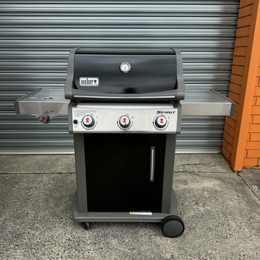 Weber Spirit E-320 - Natural Gas - Floor Stock