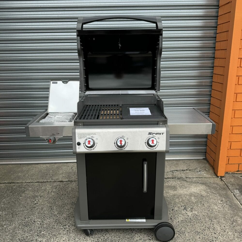 Weber Spirit E-320 - Natural Gas - Floor Stock