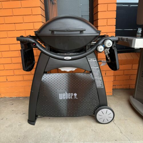 Weber Q 3100 Black - Natural Gas  - Floor Stock/Ex-Display