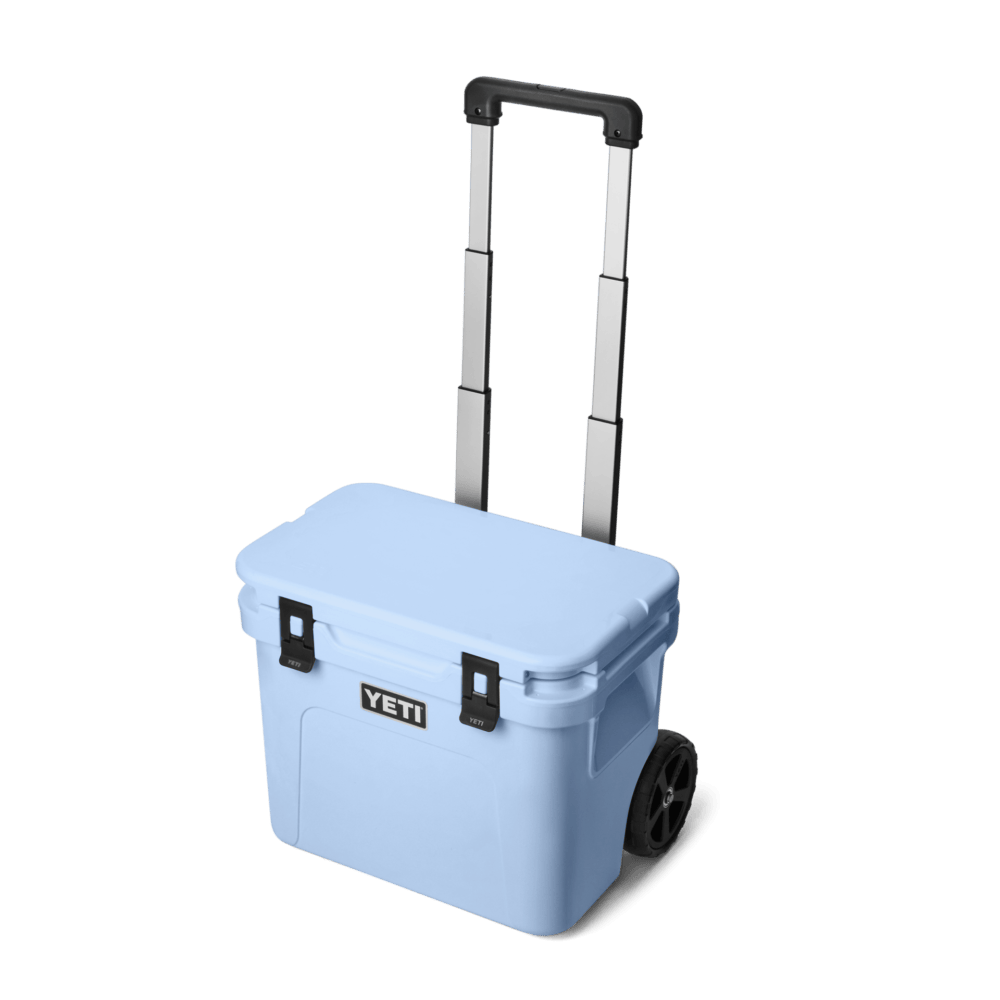 Yeti Roadie 32 Wheeled Cooler - Big Sky Blue